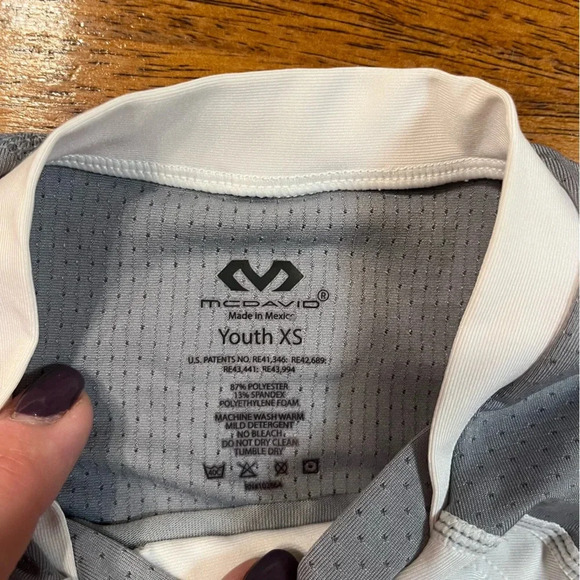 McDavid Youth Hex sternum padded tank white gray size XS - Picture 3 of 5